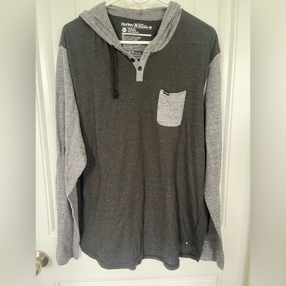 Men’s Black and Grey Long Sleeve from Buckle size XL